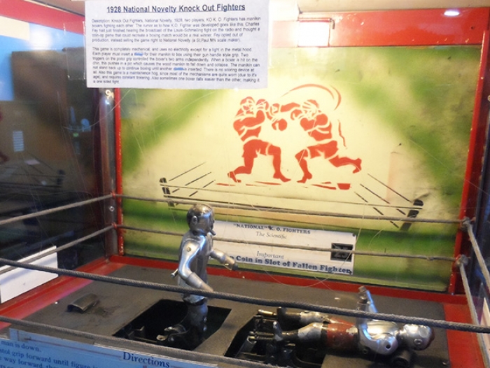 A robotic boxing amusement from 1928.